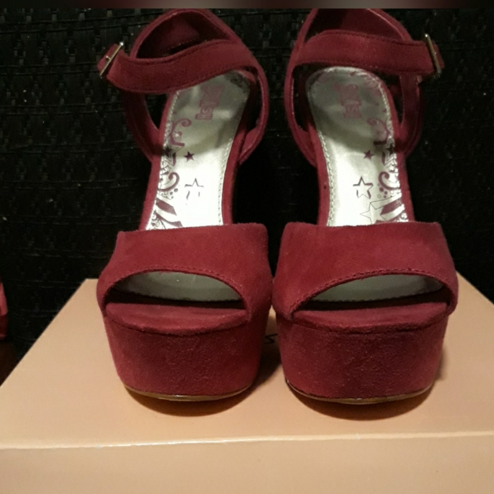 High heels - Picture 3 of 5